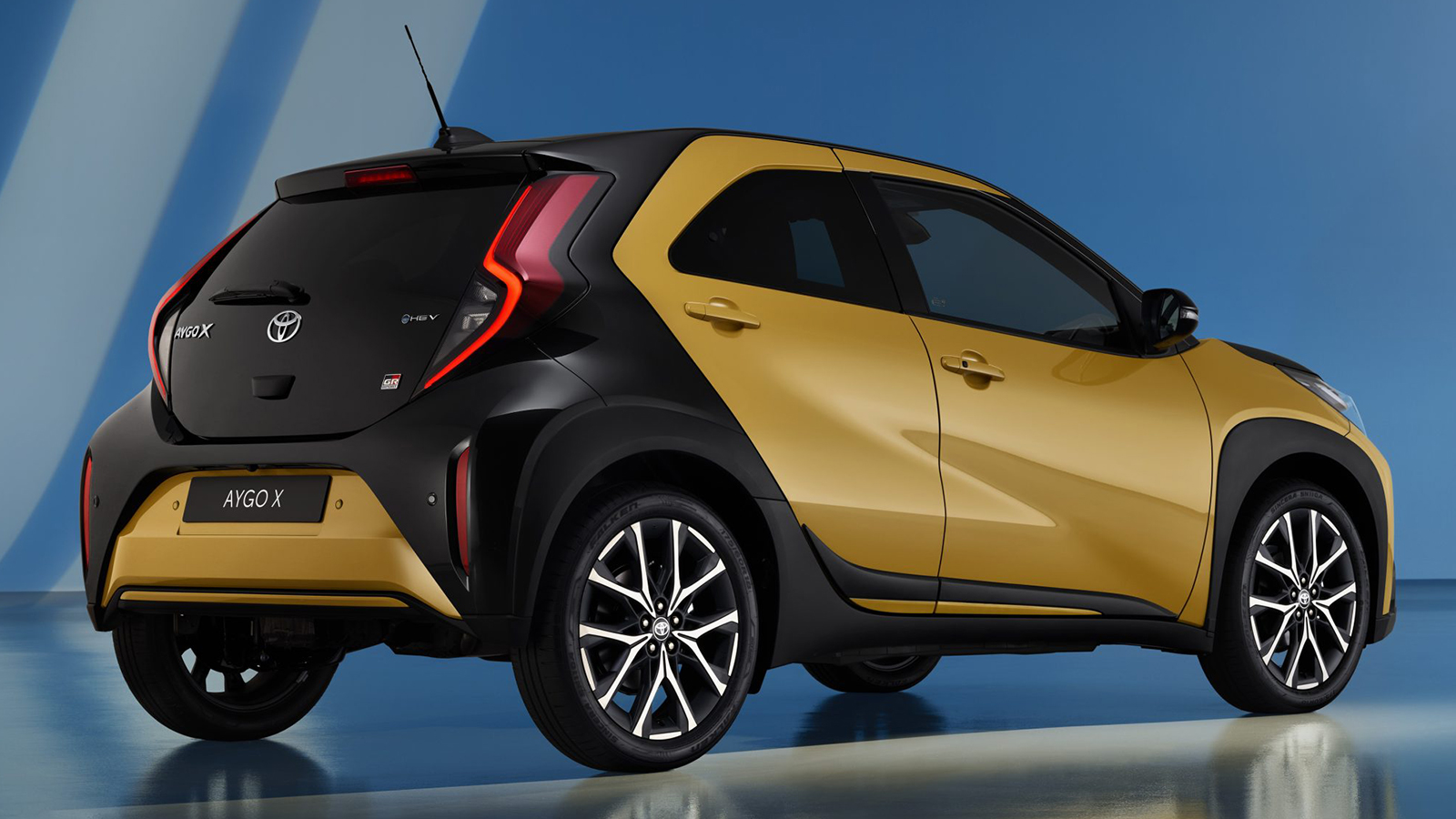 Ντεμπούτο για το ανανεωμένο και υβριδικό Toyota Aygo X 